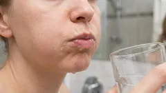 Hör auf, nach dem Zähneputzen den Mund auszuspülen: Du machst es falsch